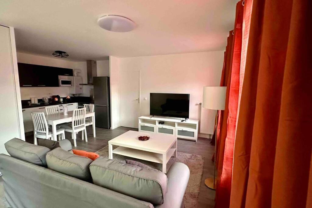 Appartement Cozy - Quartier Residentiel 믈룅 외부 사진