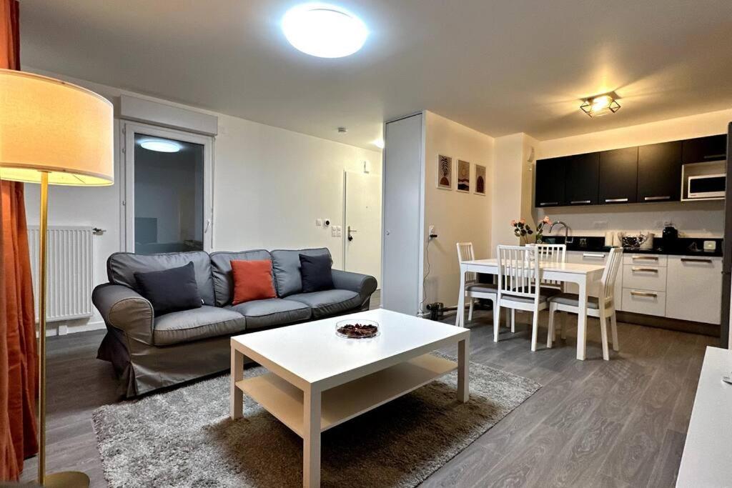 Appartement Cozy - Quartier Residentiel 믈룅 외부 사진