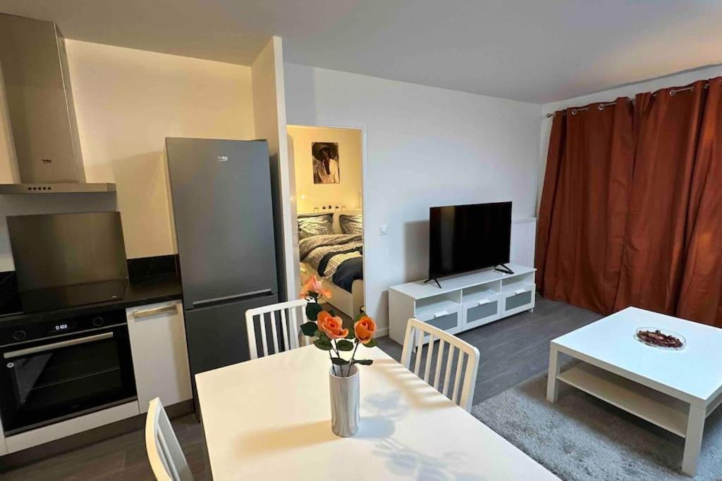 Appartement Cozy - Quartier Residentiel 믈룅 외부 사진