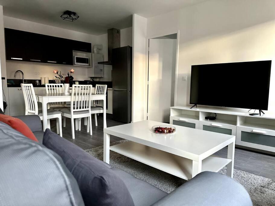Appartement Cozy - Quartier Residentiel 믈룅 외부 사진