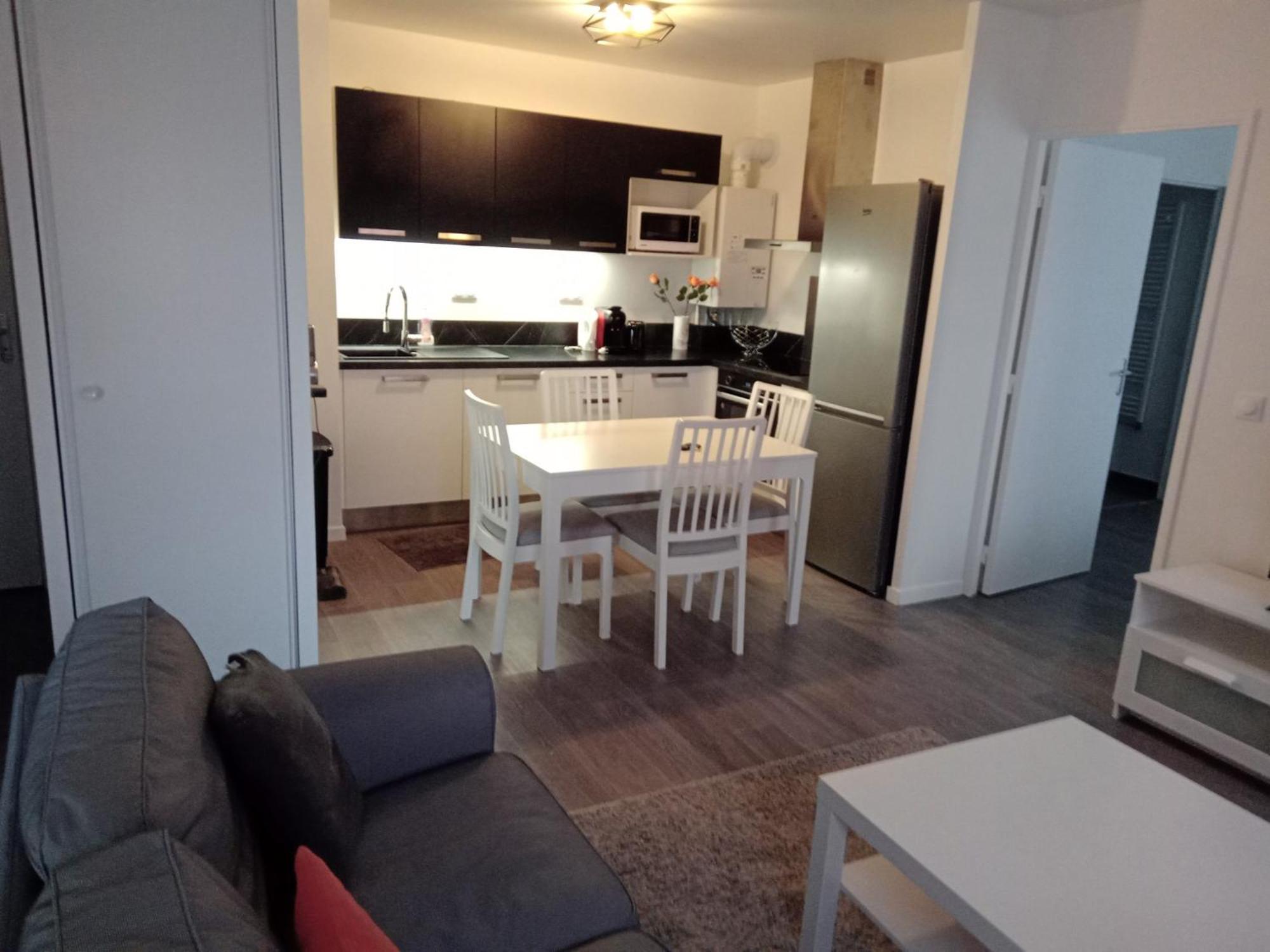 Appartement Cozy - Quartier Residentiel 믈룅 외부 사진