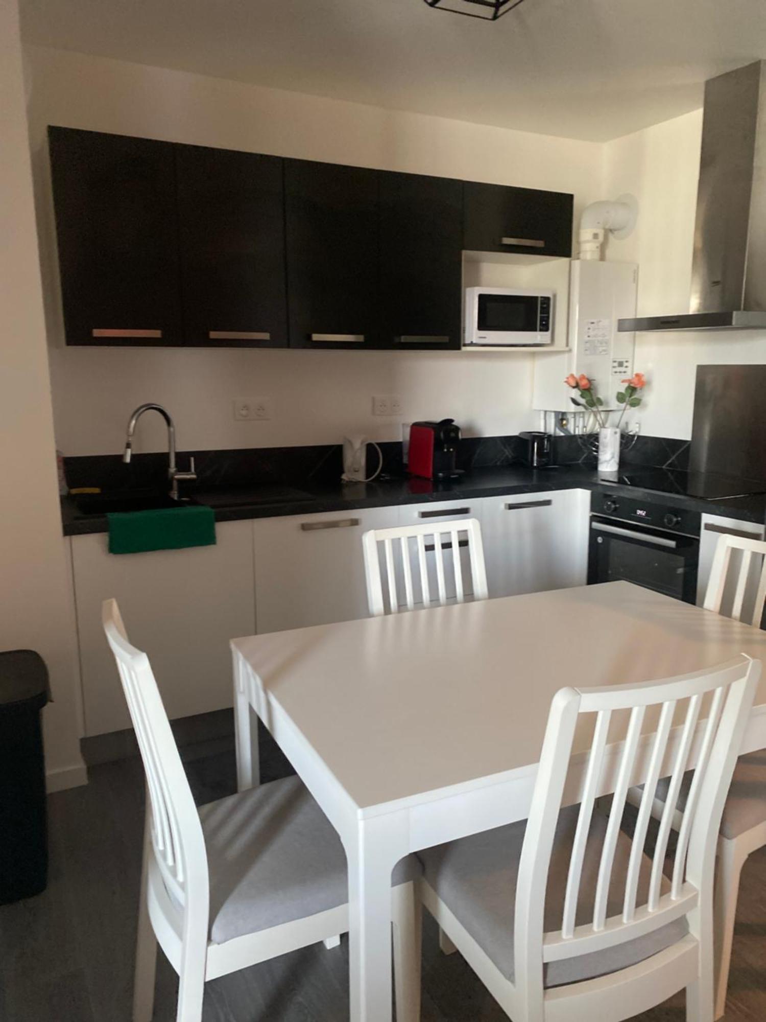 Appartement Cozy - Quartier Residentiel 믈룅 외부 사진